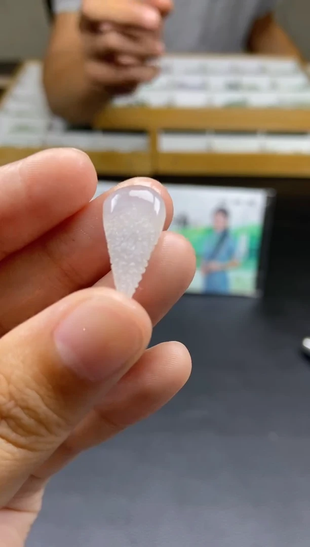 定制翡翠未镶嵌天然翡翠A货62