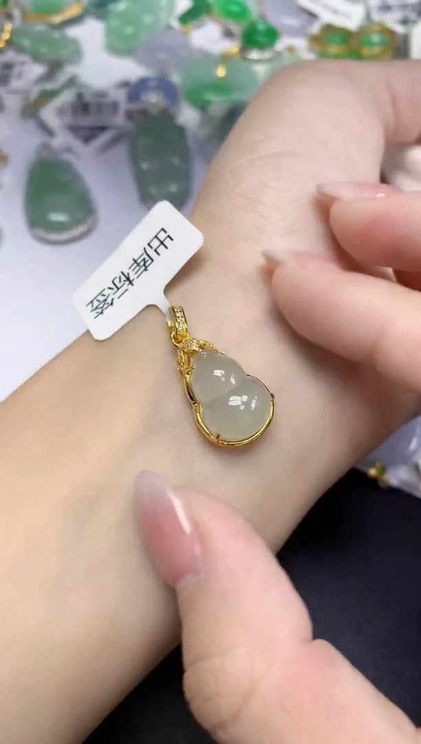 颈饰未镶嵌翡翠天然缅甸翡翠A货多样性发一件