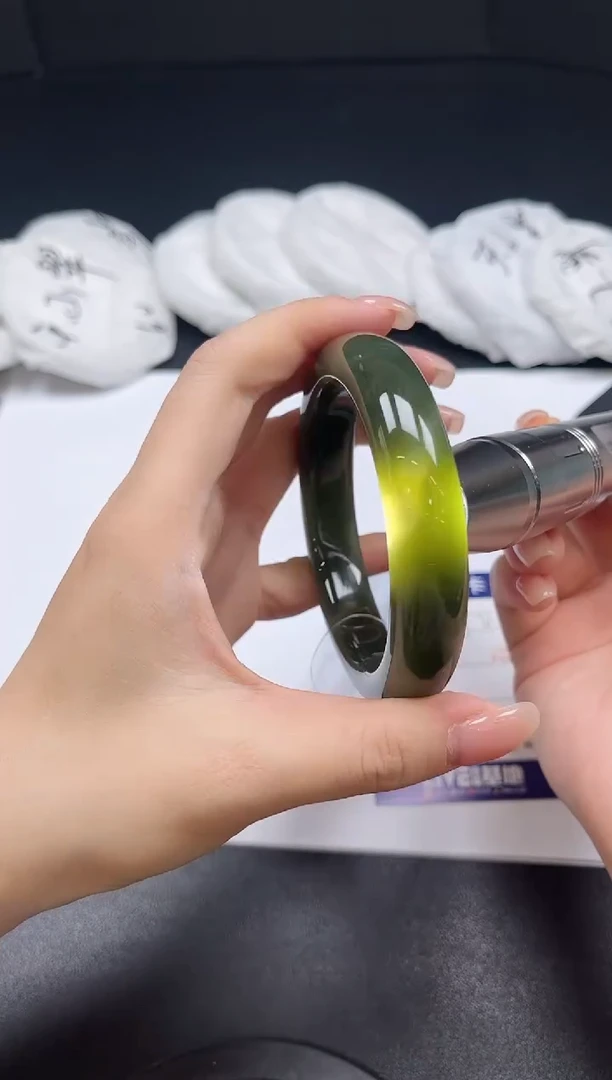 未镶嵌手镯和田玉050-