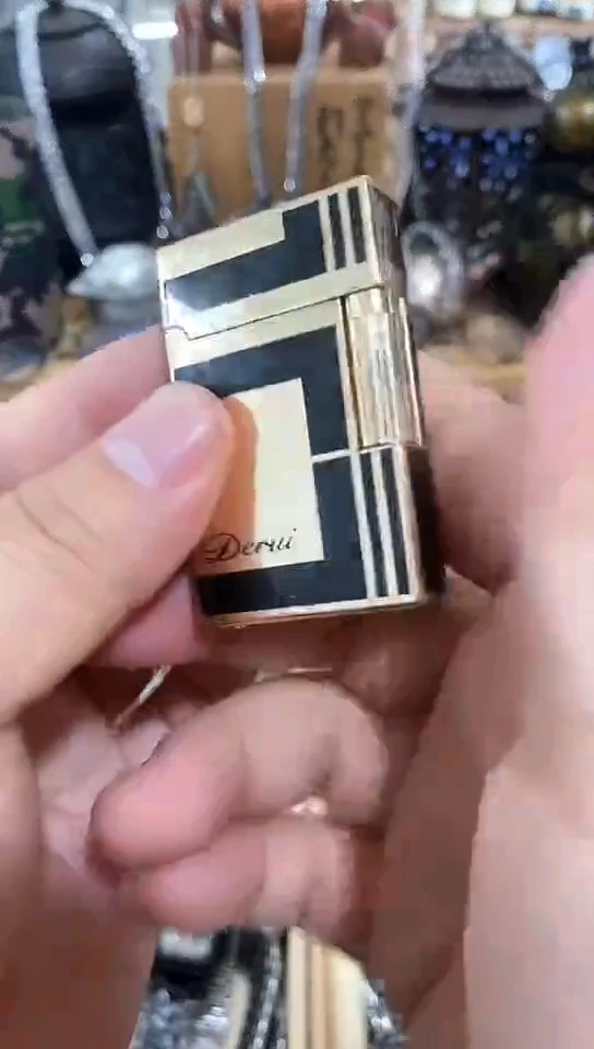 瓷片闪购商品  如图所示