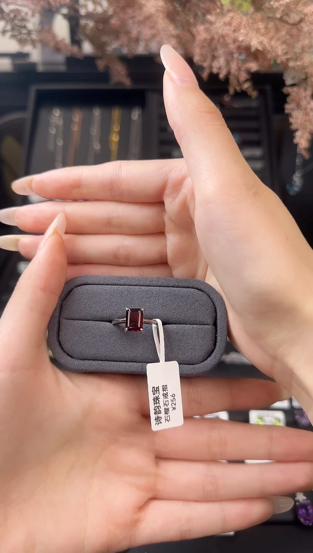 银S925镶嵌戒指石榴石戒指