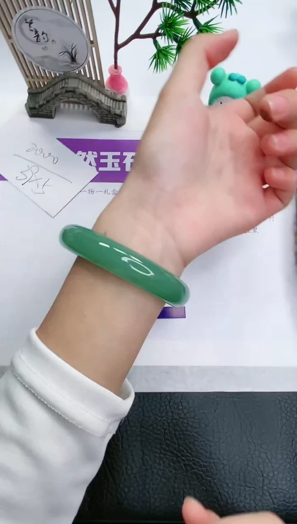 【闪购商品】石英质玉手镯未镶嵌D120-62+