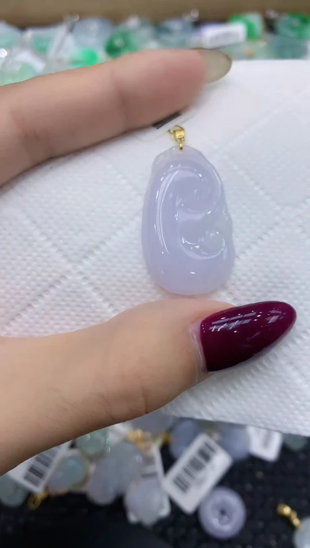 翡翠18K金镶嵌颈饰111111111111