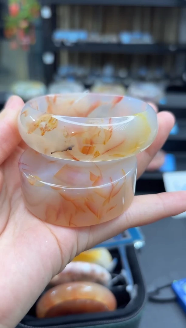 石英质玉手镯未镶嵌137(56圈赠送镯心)