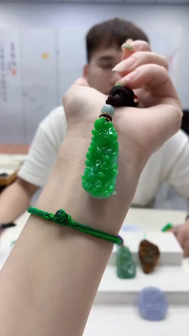 未镶嵌定制翡翠4868ry-毛货挂件183