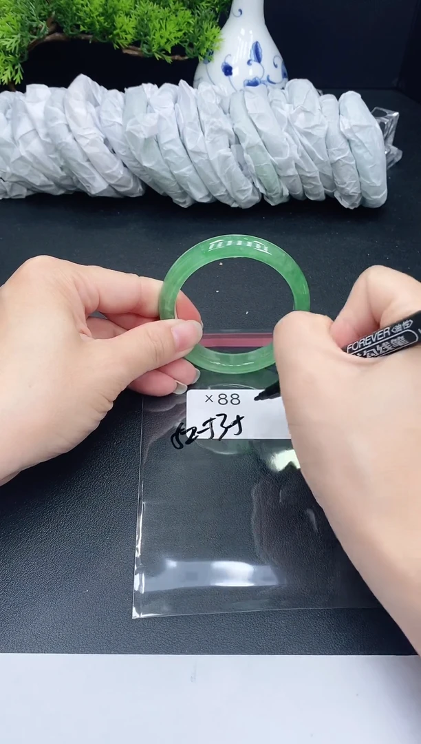 未镶嵌手镯翡翠88