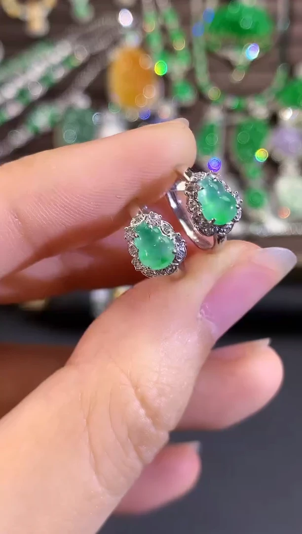 18K金镶嵌翡翠耳饰B167