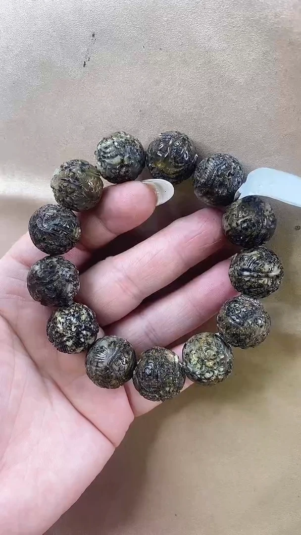 琥珀颈饰未镶嵌手串