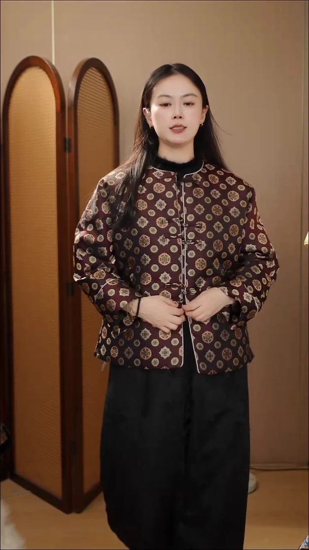 棕宝相羽绒外套