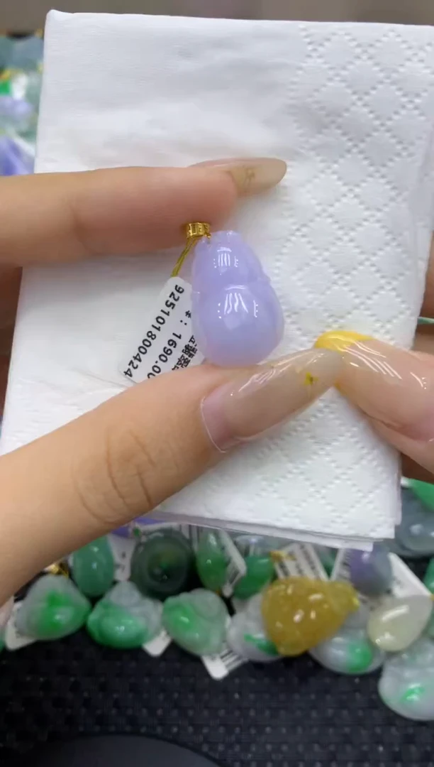 颈饰18K金镶嵌翡翠天然缅甸翡翠A货
