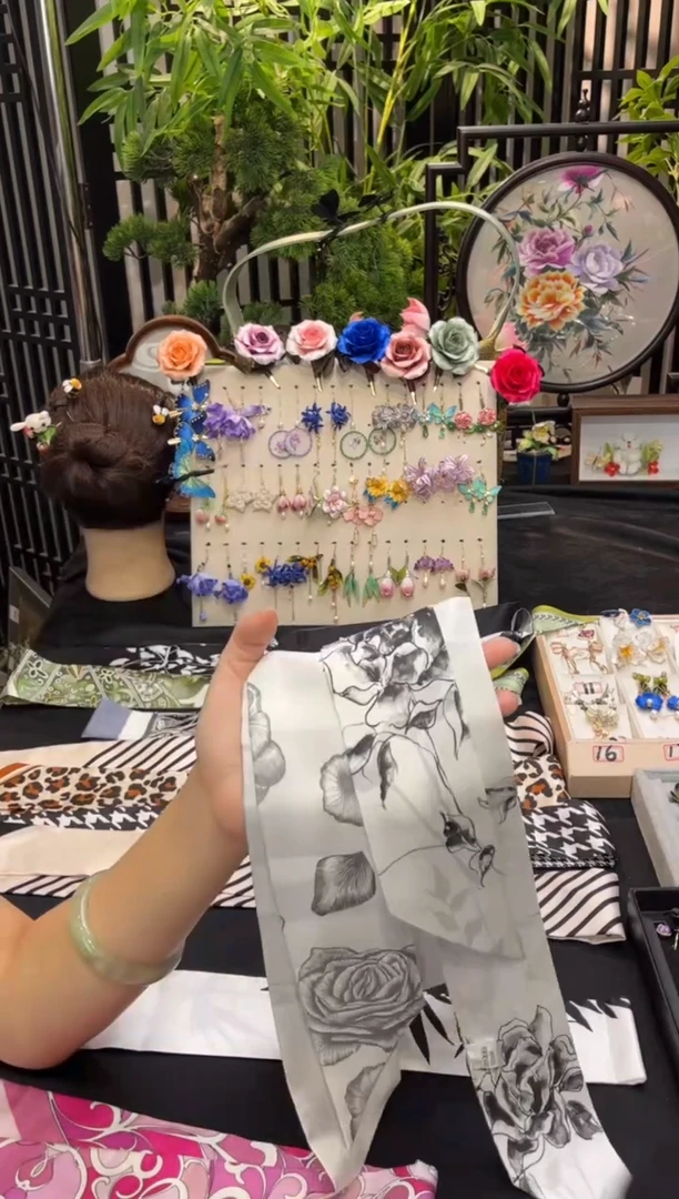 织绣喝****╯非遗苏绣手工饰品