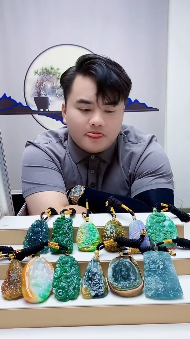 未镶嵌定制翡翠盛***理5060MM-毛货挂件