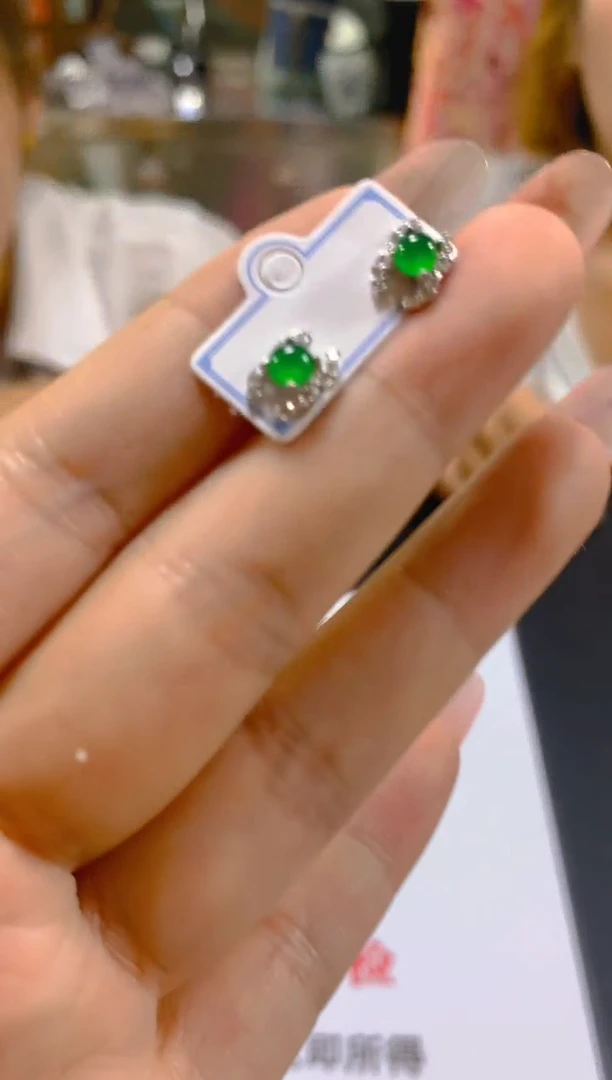 翡翠未镶嵌耳饰多样性发一
