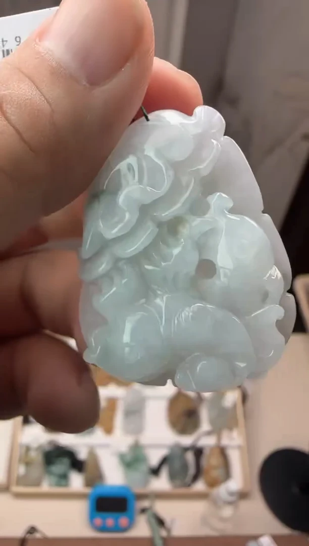 吊坠(不含链)未镶嵌翡翠‘**_天然缅甸A货翡翠（荷叶鱼）