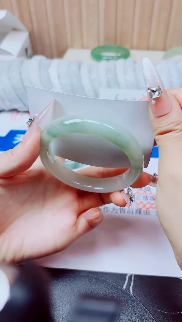 未镶嵌手镯石英质玉84/60