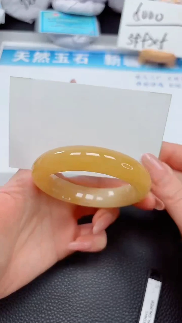 【闪购商品】石英质玉手镯未镶嵌78