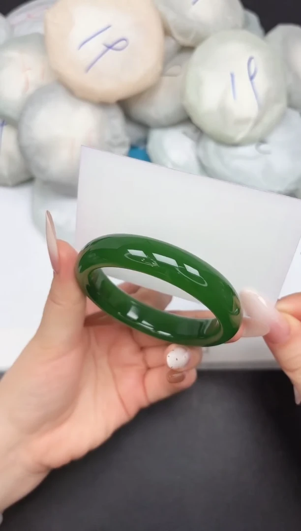 未镶嵌手镯石英质玉A96/58.9