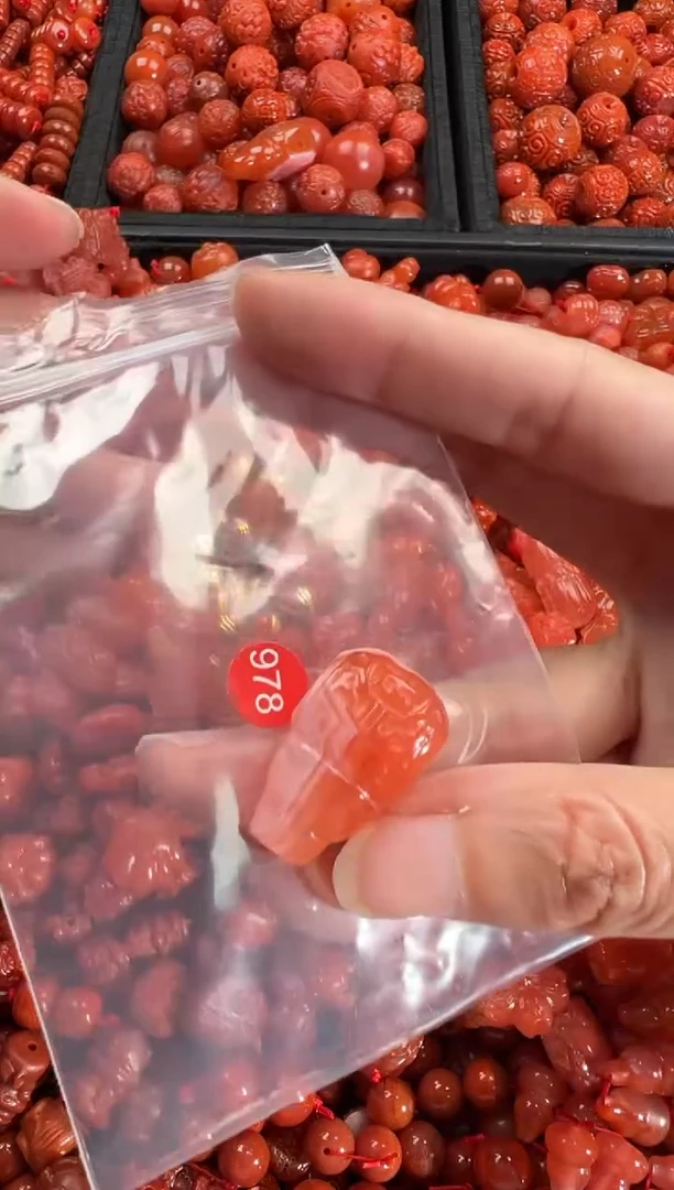 【闪购商品】南红玛瑙颈饰未镶嵌1