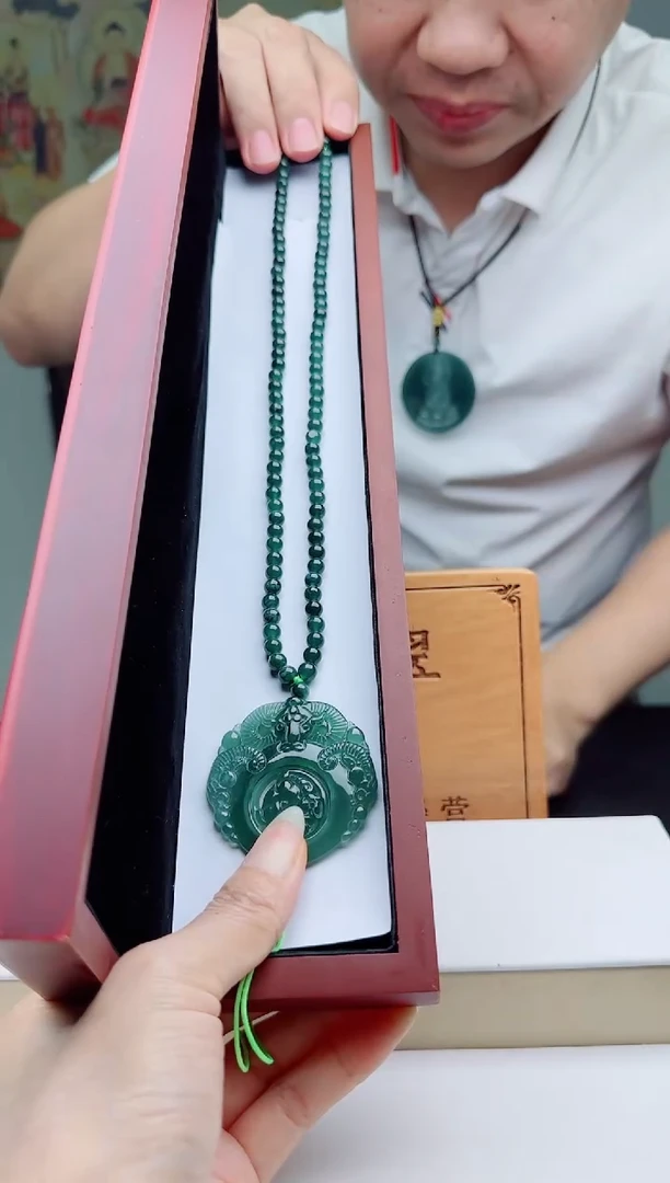 颈饰未镶嵌翡翠多样性发其一