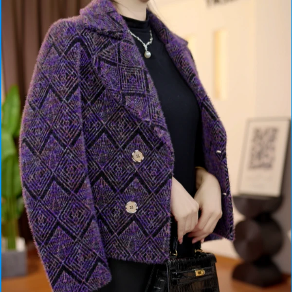 w44【高品质】短款法式高级感粗花小香风外衣-靖靖