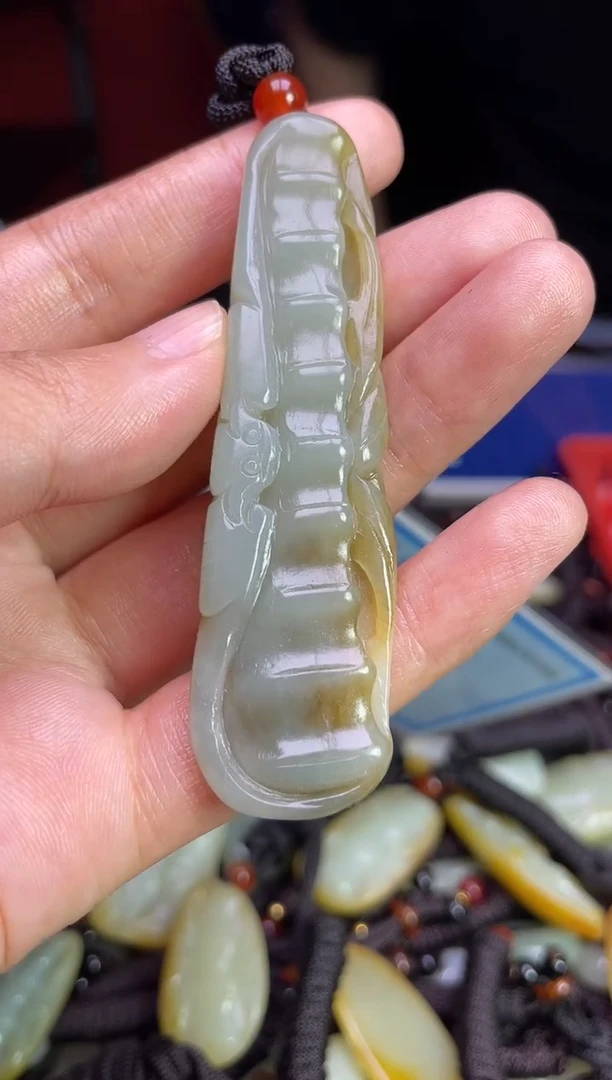 未镶嵌和田玉挂件1
