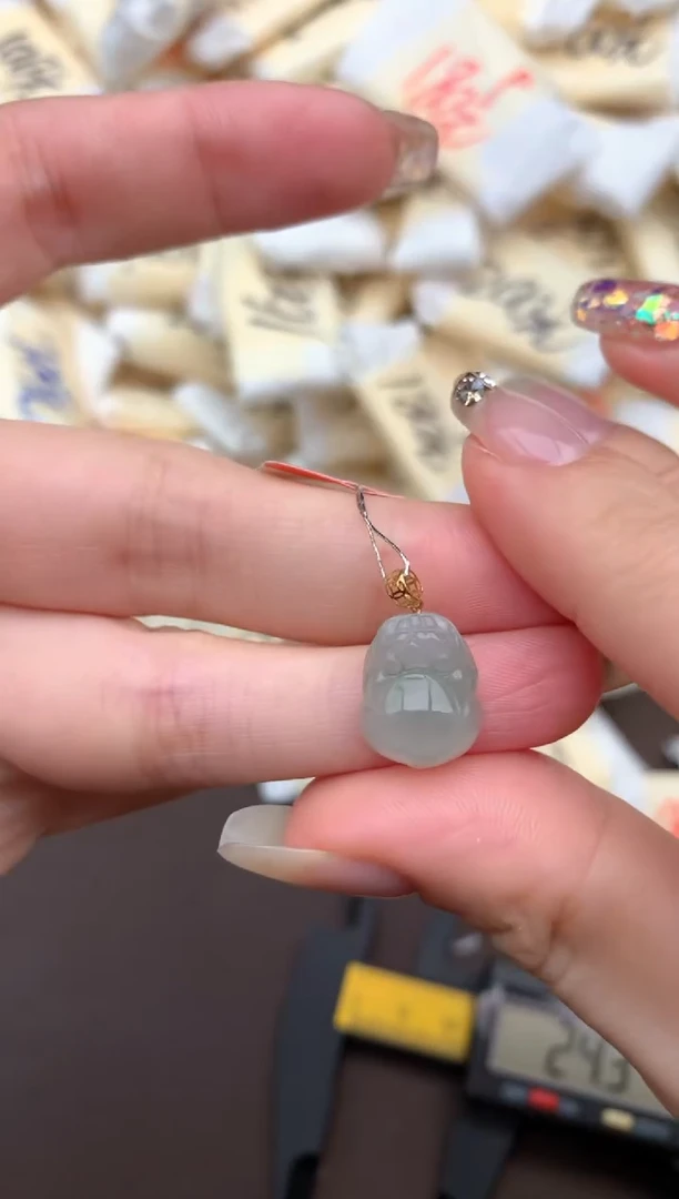 【闪购商品】翡翠挂件18K金镶嵌—