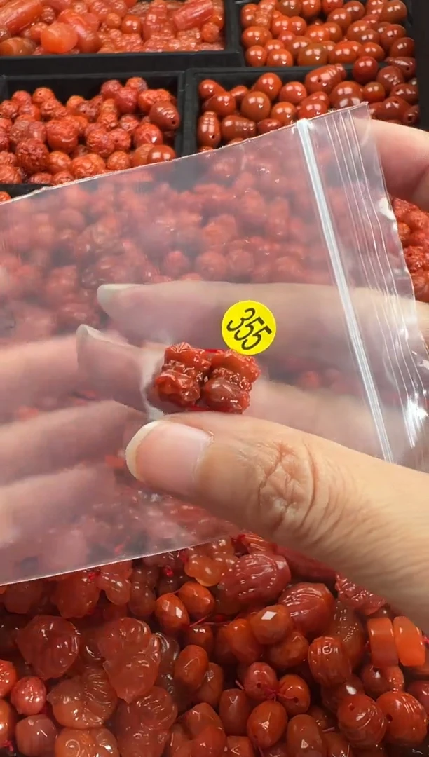 颈饰未镶嵌南红玛瑙1