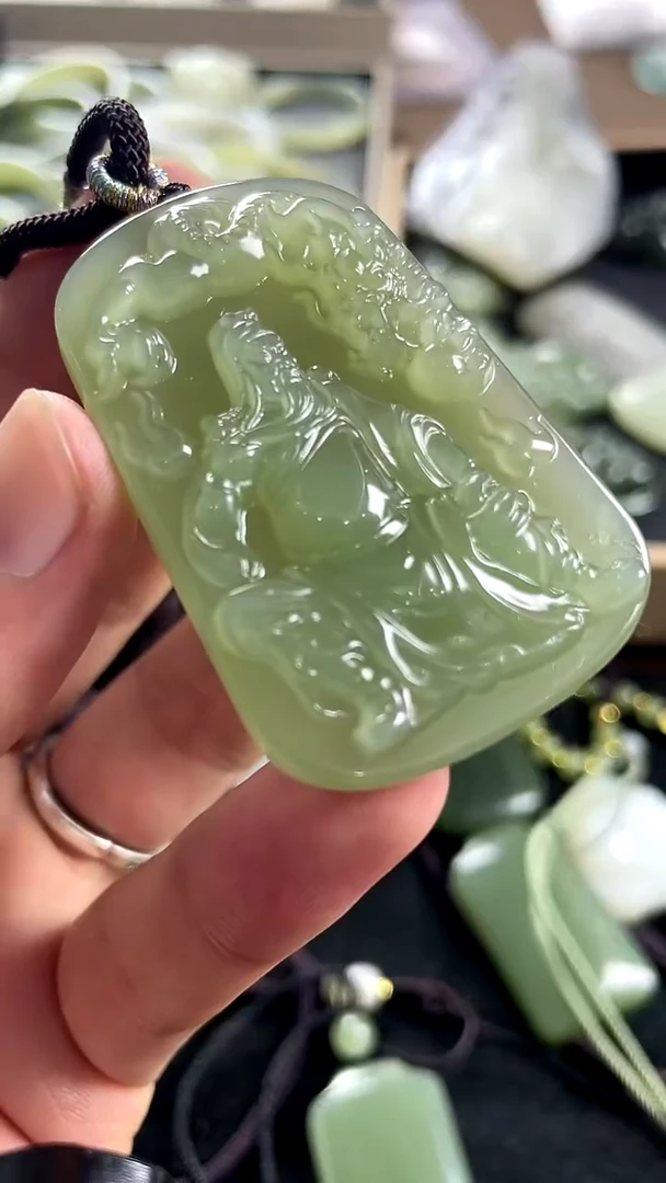 颈饰未镶嵌和田玉关公