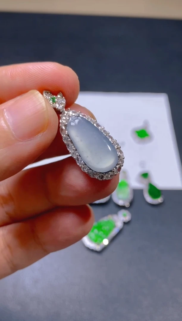 翡翠银S925镶嵌颈饰