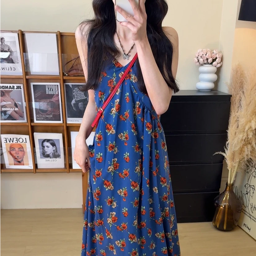 2025夏日上新山野玫瑰浪漫V领碎花吊带连衣裙