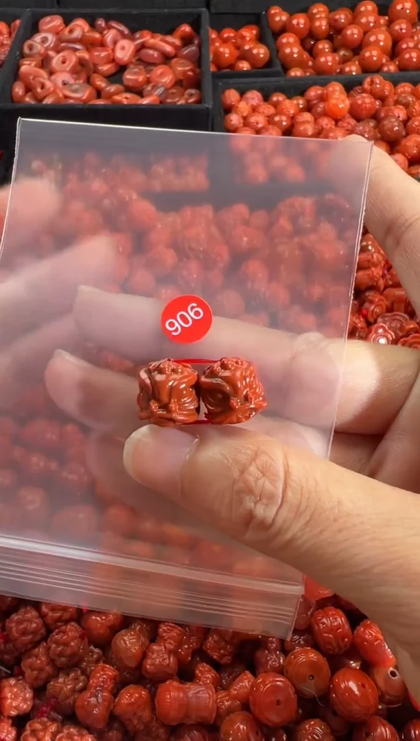 颈饰未镶嵌南红玛瑙1