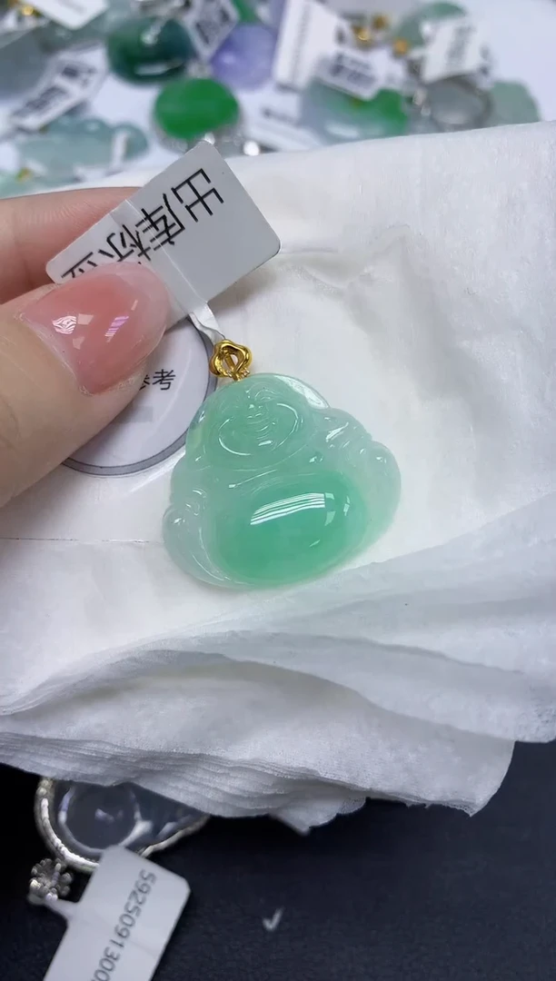颈饰18K金镶嵌翡翠天然缅甸翡翠A货多样性发一件