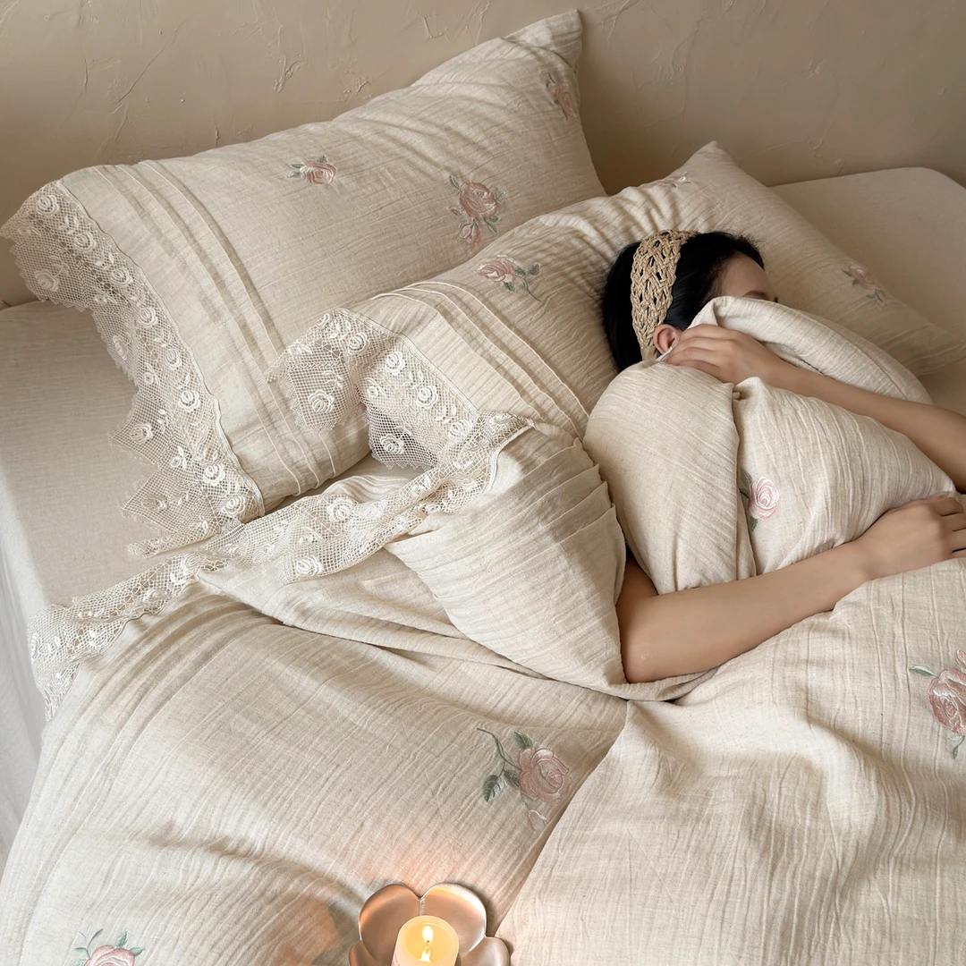 洛洛山河沁露玫瑰&耐磨耐造吸湿透气的棉麻刺绣镂空花边秋冬床品