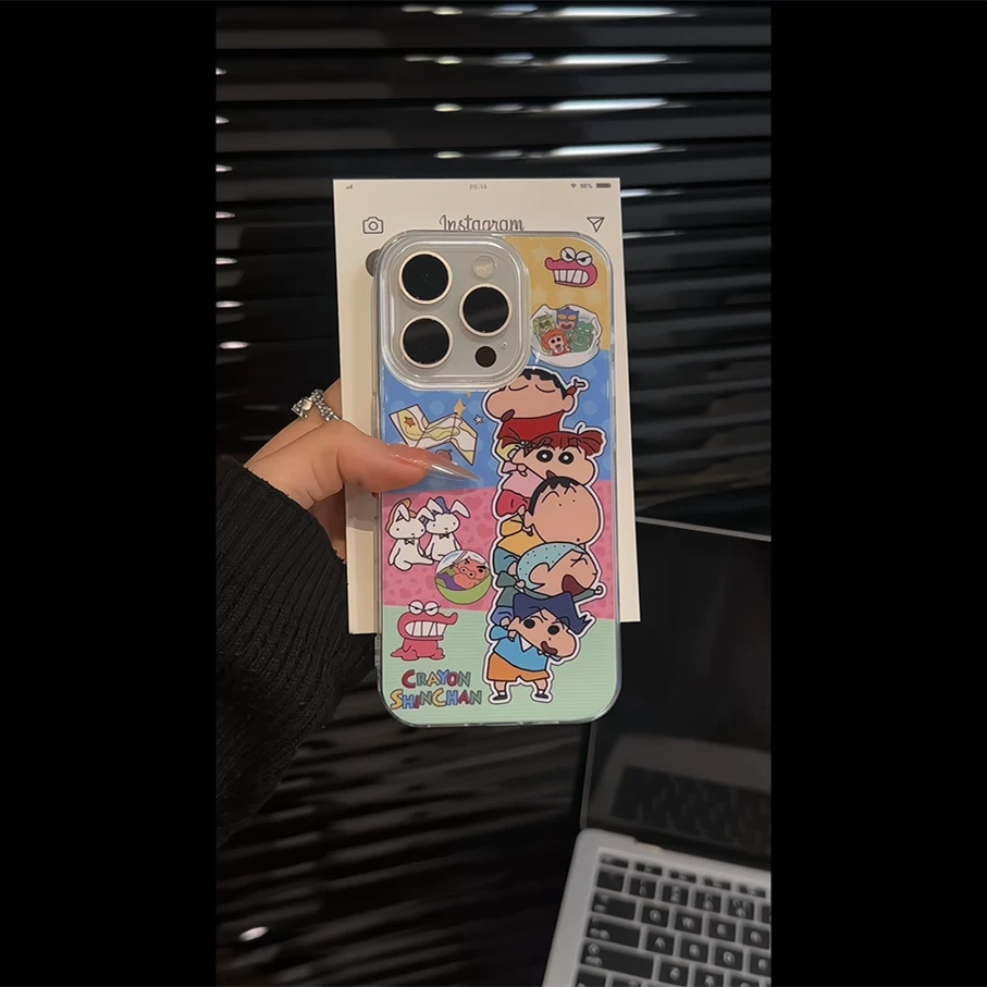 ins卡通蜡笔小新五人帮适用于iPhone16promax苹果15pr手机壳14p13