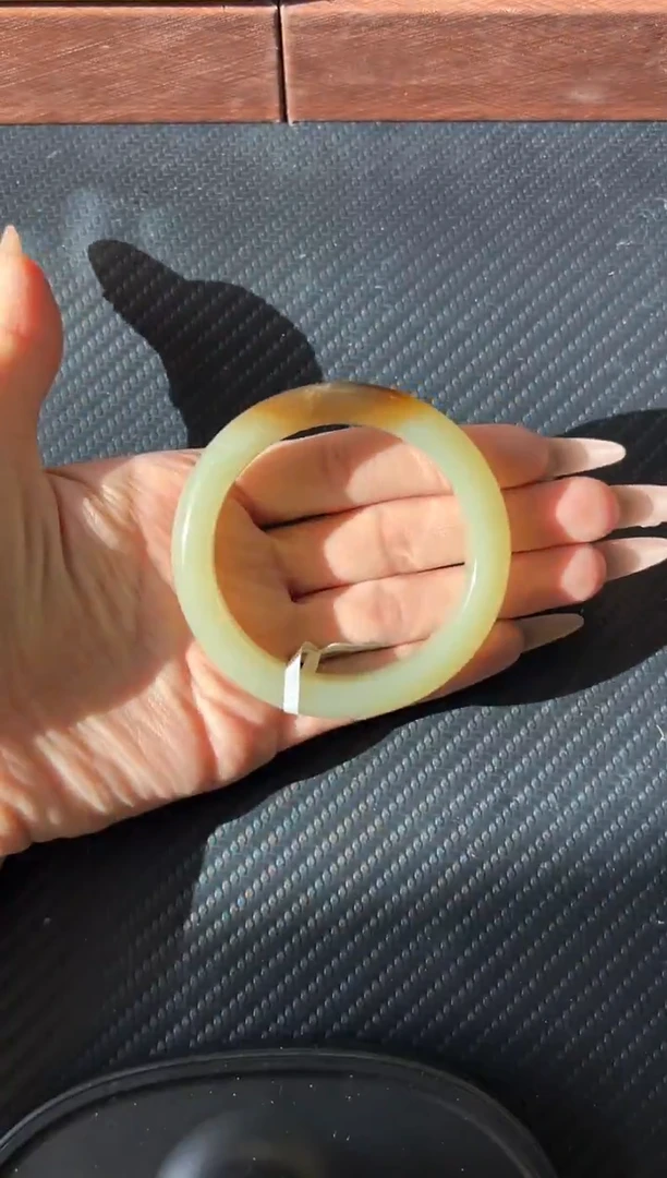 未镶嵌手镯和田玉若羌微色差54 Jm