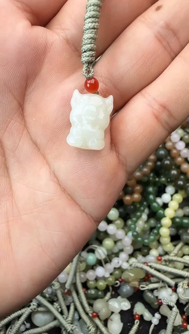 颈饰未镶嵌和田玉拍一发一