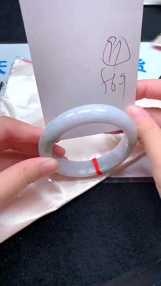 未镶嵌手镯翡翠.