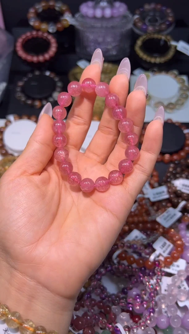 水晶手串未镶嵌金沙草莓晶10mm+