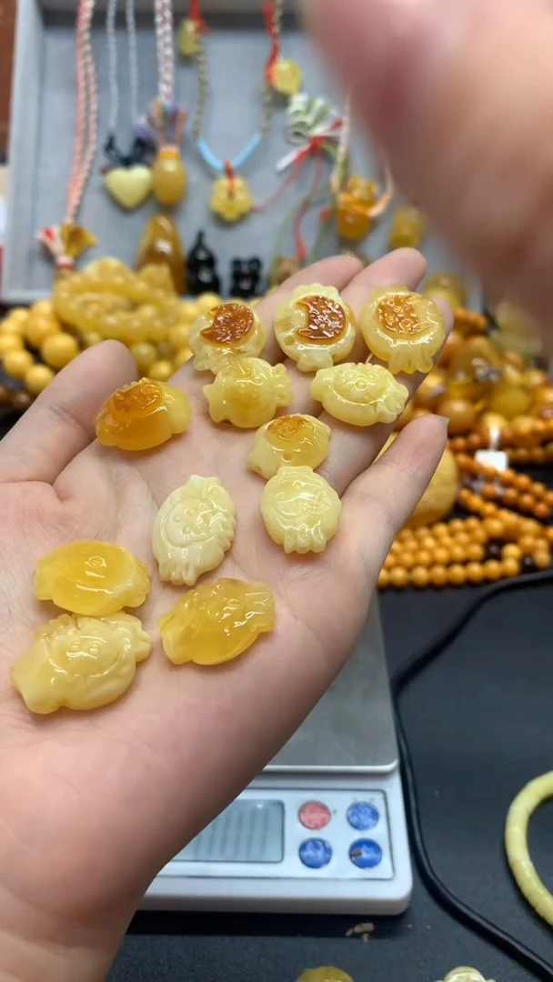 【闪购商品】琥珀珠宝奇石未镶嵌750多样性发其一