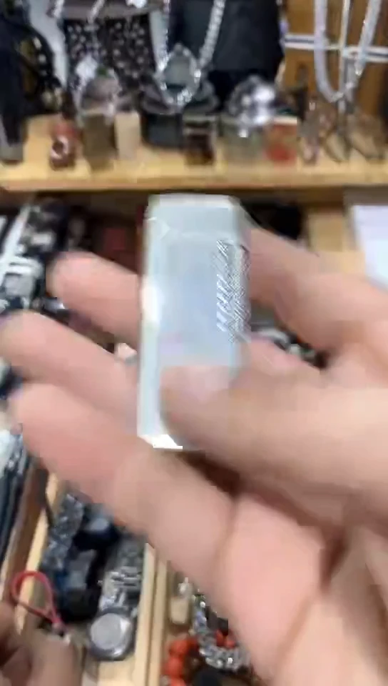 瓷片闪购商品  如图所示