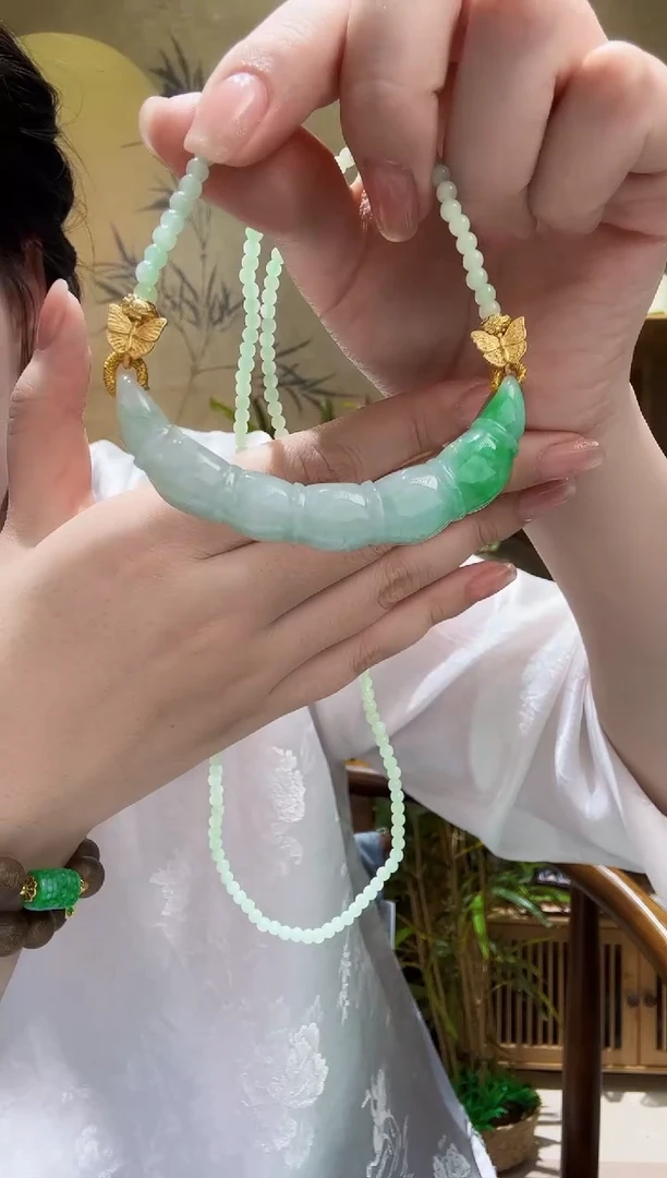 颈饰未镶嵌翡翠吊坠