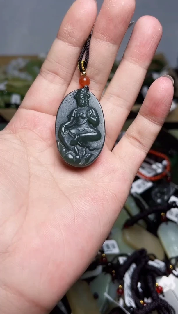 颈饰未镶嵌和田玉1