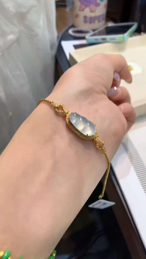 18K金镶嵌手链翡翠手链