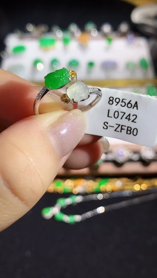 翡翠戒指18K金镶嵌L0742多样性发其一