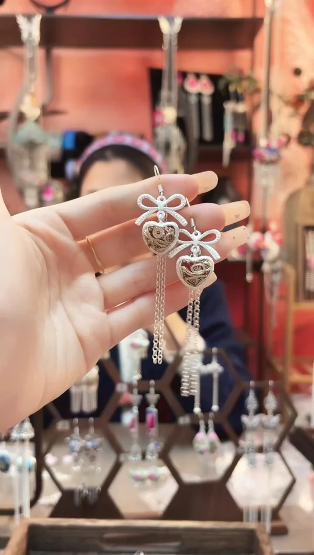 织绣云织谣民族风精美饰品   169