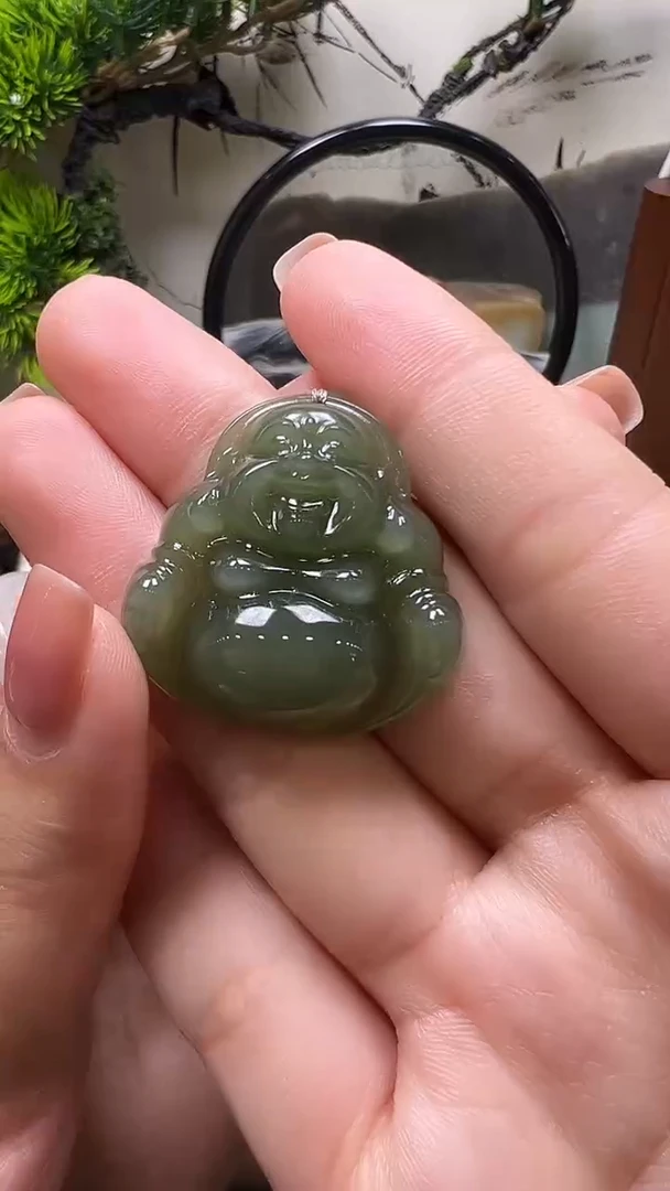 和田玉未镶嵌颈饰吊坠