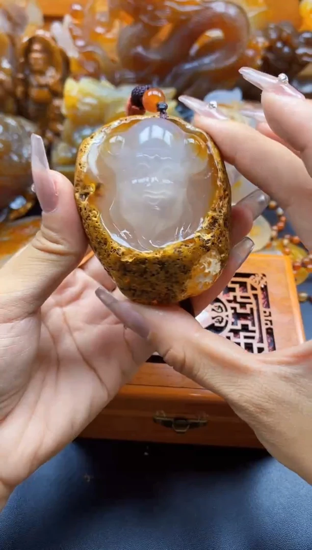 玛瑙/玉髓挂件未镶嵌连*ll