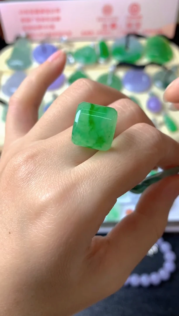 未镶嵌定制翡翠冷*裸玉（客户意向镶嵌）