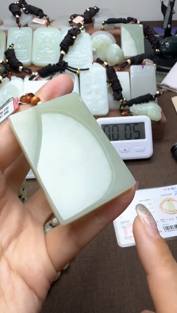 颈饰未镶嵌和田玉1