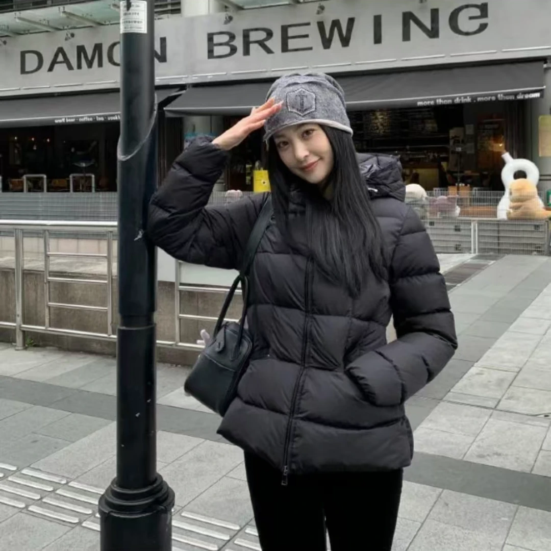 未使用 MONCLER 蒙口25年新款【K货号】Avoce哑光黑色连帽羽绒外套